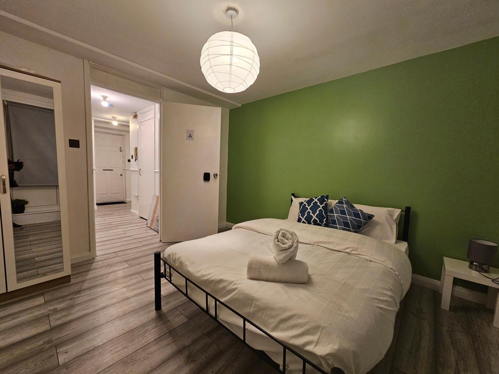 London Mile End Rooms Экстерьер фото