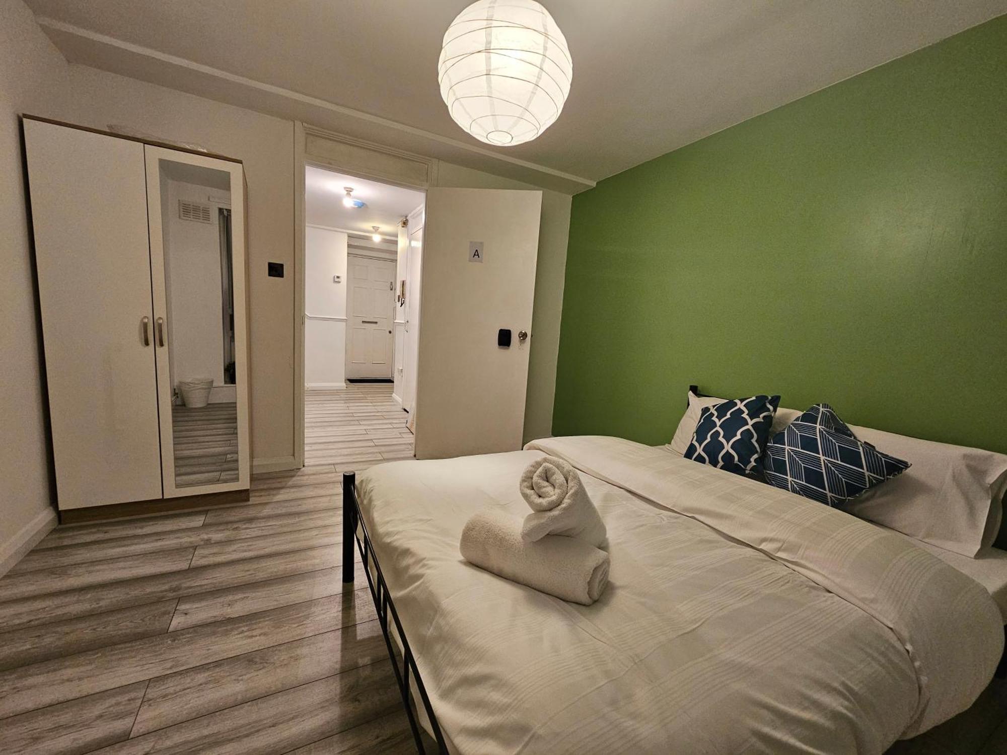 London Mile End Rooms Экстерьер фото