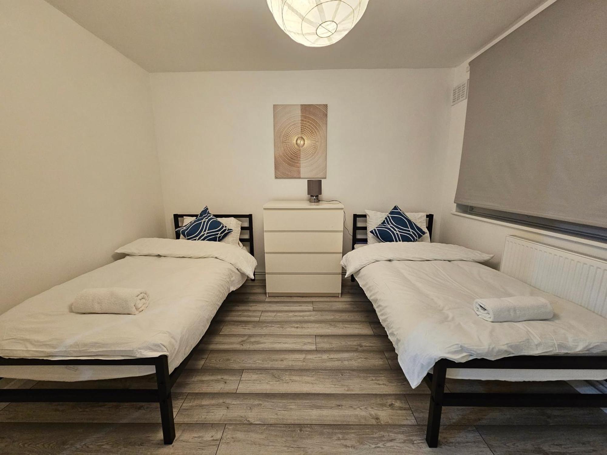 London Mile End Rooms Экстерьер фото